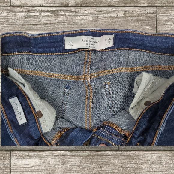 ABERCROMBIE & FITCH SKINNY JEANS - Picture 2 of 3